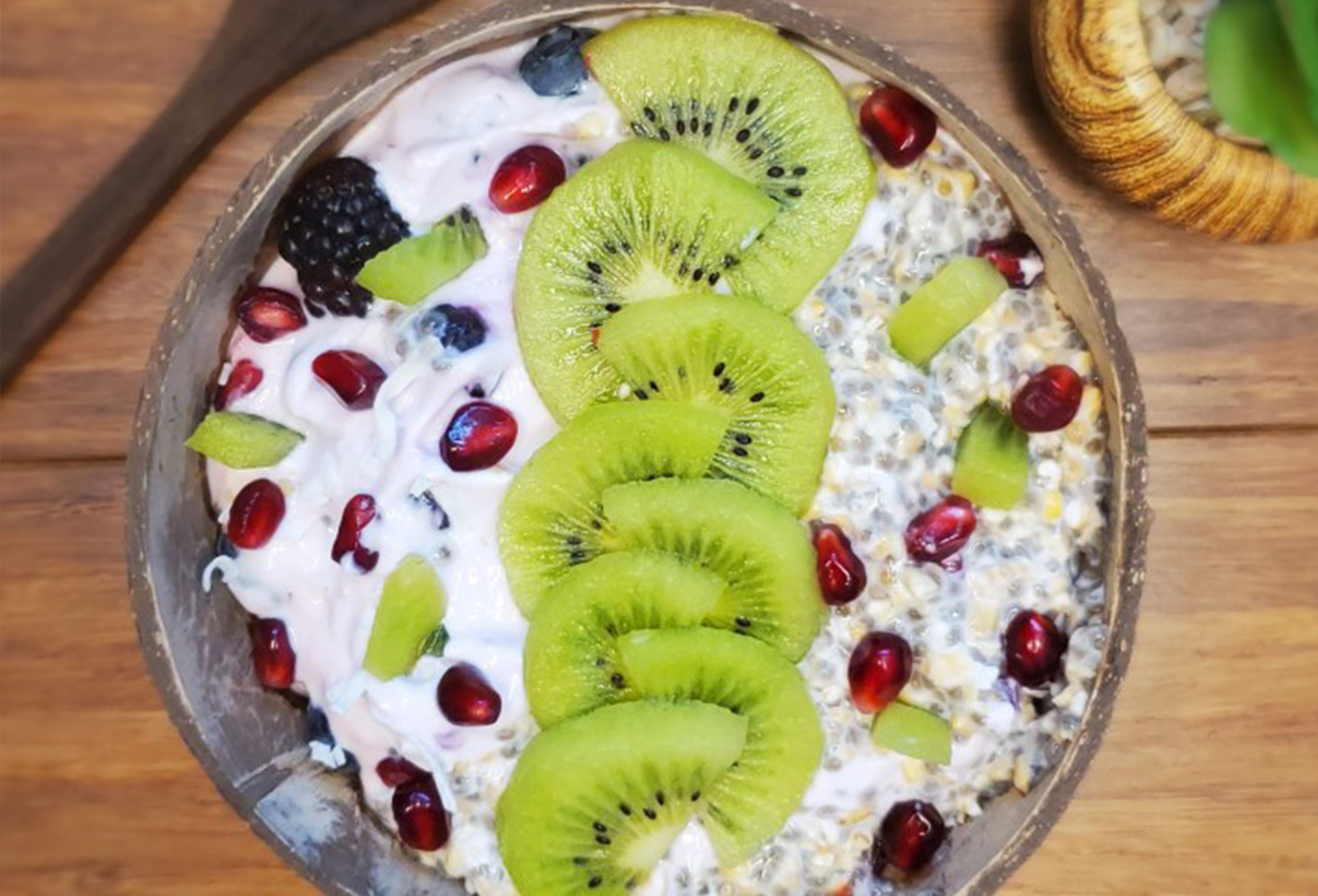 smoothie bowl 2560 x 1740 at 96 dpi